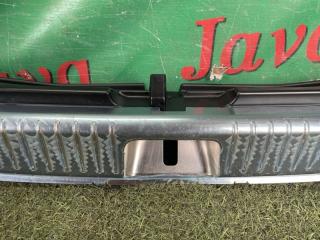Накладка замка багажника задняя MERCEDES-BENZ C-CLASS W205 M274DE20AL A2056901344 3 ракурс