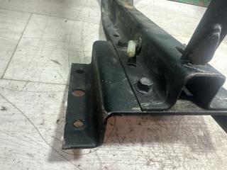 Крепление бака MAZDA TITAN LKR81 4HL1 3 ракурс