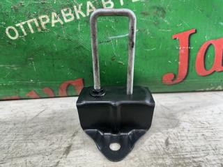 Замок капота BMW X3 F25 N47D20C 3 ракурс