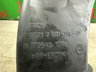 Патрубок воздушного фильтра BMW X3 F25 N47D20C 7811028 4 ракурс
