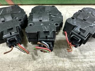 Сервопривод заслонок печки BMW X3 F25 N47D20C 4 ракурс