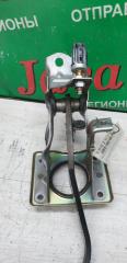 Педаль тормоза TOYOTA HILUX SURF RZN185 3RZ-FE 4 ракурс