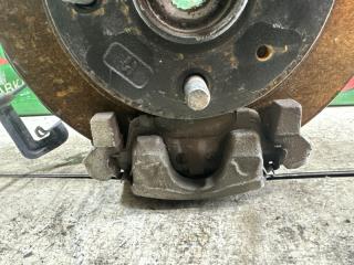Ступица левая передняя TOYOTA PASSO KGC30 1KR-FE 2 ракурс