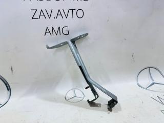 Фото запчасти крепление переднее правое Mercedes-Benz W204 2013 контрактная запчасть Запчасть крепление переднее правое Mercedes-Benz W204 2013