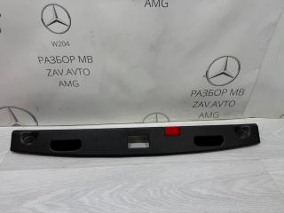 Фото запчасти накладка крышки багажника Mercedes W212 2016 Б/У запчасть Запчасть накладка крышки багажника Mercedes W212 2016