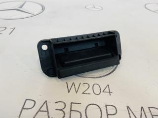 Фото запчасти кнопка открывания багажника Mercedes-Benz W204 2013 контрактная запчасть Запчасть кнопка открывания багажника Mercedes-Benz W204 2013