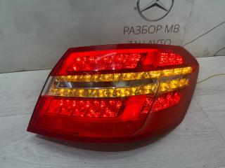 Фонарь правый Mercedes-Benz E-class