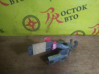 Фото запчасти петля капота NISSAN PRIMERA контрактная запчасть Запчасть петля капота NISSAN PRIMERA