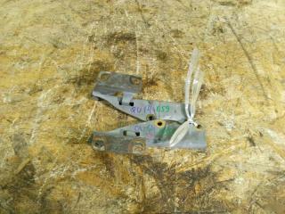 Запчасть петля капота NISSAN BLUEBIRD