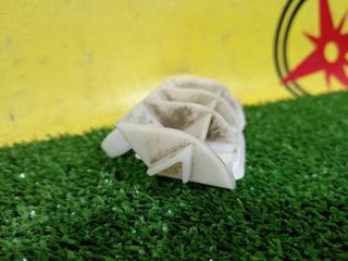 Клипса бампера задняя левая NISSAN DUALIS KJ10 MR20DE