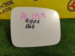 Лючок бензобака TOYOTA DUET 2002