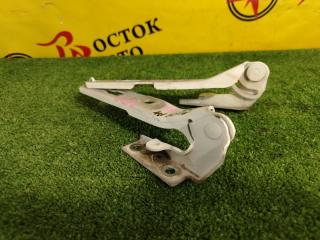 Запчасть петля капота AUDI A4 2006