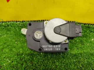 Фото запчасти сервопривод заслонок печки NISSAN WINGROAD 2003 контрактная запчасть Запчасть сервопривод заслонок печки NISSAN WINGROAD 2003