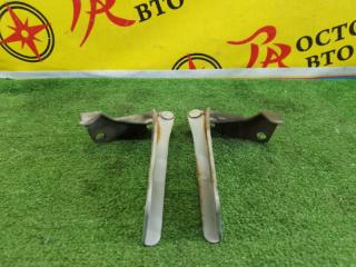 Фото запчасти петля капота NISSAN PULSAR 1995 контрактная запчасть Запчасть петля капота NISSAN PULSAR 1995