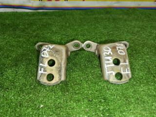 Запчасть петля дверная передняя левая NISSAN BASSARA 2001