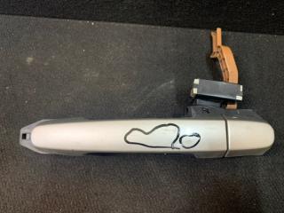 Фото запчасти ручка двери задняя левая TOYOTA AURIS Б/У запчасть Запчасть ручка двери задняя левая TOYOTA AURIS