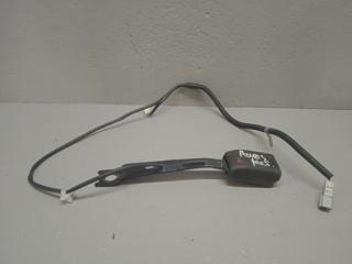 Замок передний левый TOYOTA AURIS 2010