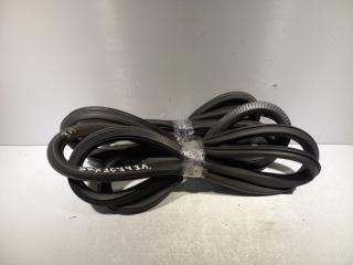 Запчасть уплотнительная резинка задняя CADILLAC SRX 2011