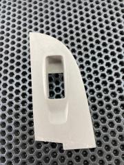 Запчасть накладка кнопок стеклоподъемника задняя левая Nissan Sunny 2001