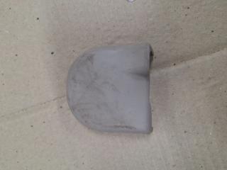 Запчасть заглушка полозьев сиденья Toyota Gaia 2001