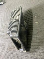 Запчасть подножка Nissan Presage 1999