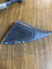 Запчасть уголок двери Лада Веста 2019