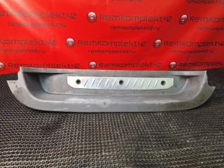 Фото запчасти накладка на порог салона задняя левая ssangyong Rodius 2009 Б/У запчасть Запчасть накладка на порог салона задняя левая ssangyong Rodius 2009