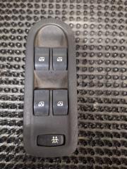 Блок управления стеклоподъемниками передний правый Renault Megane 2006