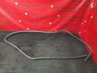 Запчасть уплотнительная резинка крышки багажника Renault Logan 2007