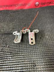 Запчасть петля двери передняя левая Toyota chaser 1994