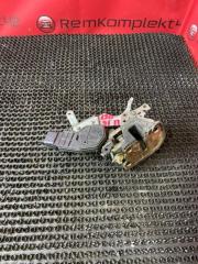 Запчасть замок боковой двери задний правый Toyota Corolla 2006