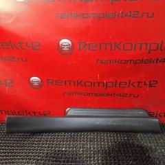 Запчасть накладка на порог салона задняя левая Toyota Probox 2004