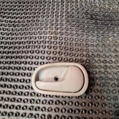 Ручка двери внутренняя задняя правая Mazda Demio 1999 Б/У Ручка двери внутренняя задняя правая Mazda Demio 1999