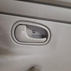 Ручка двери внутренняя Mazda Demio 1999 Б/У Ручка двери внутренняя Mazda Demio 1999