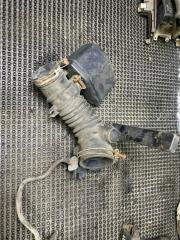 Запчасть патрубок воздушного фильтра Toyota Camry