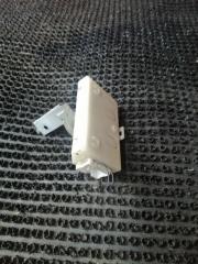 Запчасть блок управления дверьми Nissan Primera 2001