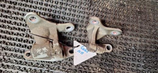 Запчасть петля двери передняя правая Mitsubishi colt 2006