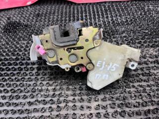 Фото запчасти замок боковой двери передний правый Subaru Impreza 2001 Б/У запчасть Запчасть замок боковой двери передний правый Subaru Impreza 2001