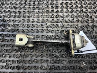 Запчасть ограничитель двери задний левый Chevrolet Niva 2013