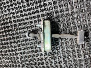 Фото запчасти ограничитель двери задний правый ssangyong Rodius 2009 Б/У запчасть Запчасть ограничитель двери задний правый ssangyong Rodius 2009