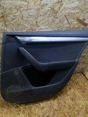 Запчасть обшивка боковой двери задняя правая Skoda Octavia 2015