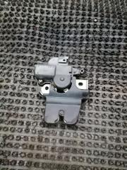 Фото запчасти замок багажника задний Nissan Fuga 2005 Б/У запчасть Запчасть замок багажника задний Nissan Fuga 2005