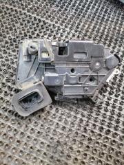 Запчасть замок двери задний правый Skoda Octavia 2015