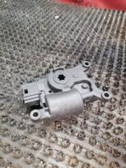 Фото запчасти сервопривод заслонок печки Skoda Octavia 2015 Б/У запчасть Запчасть сервопривод заслонок печки Skoda Octavia 2015