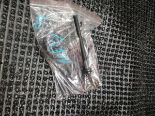 Фото запчасти болт головки блока цилиндров Peugeot 207 2007 Б/У запчасть Запчасть болт головки блока цилиндров Peugeot 207 2007