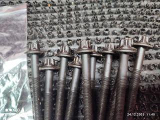 Запчасть болт головки блока цилиндров Peugeot 307 2005