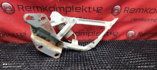 Запчасть петля капота левая газ волга 3102 1999