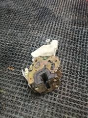 Фото запчасти замок двери задний левый Nissan Sunny 2001 Б/У запчасть Запчасть замок двери задний левый Nissan Sunny 2001