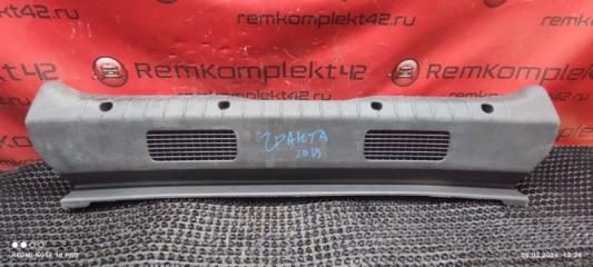 Запчасть накладка замка багажника Лада Гранта 2019