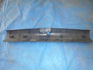 Накладка замка багажника MITSUBISHI LEGNUM EC1W 2 ракурс